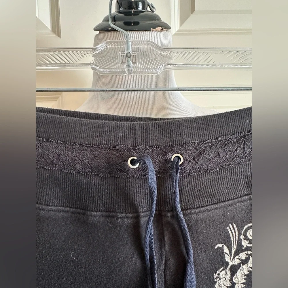 Y2K VTG Bebe Capri Sweatpants - Picture 9 of 10